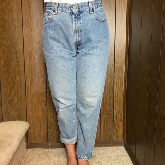 Vintage •Levis• 550 high waist mom jeans - Picture 3 of 8